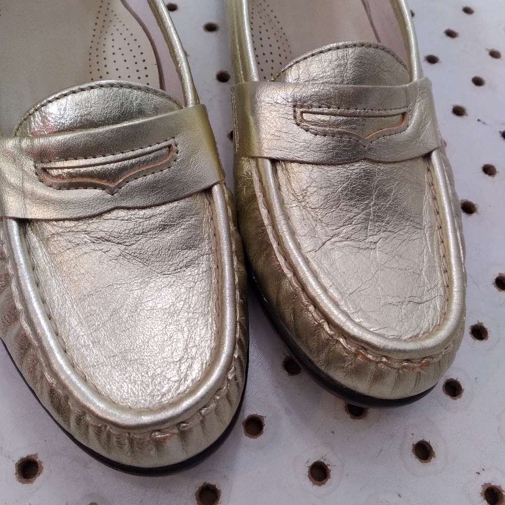 SAS Women's Comfort Loafers Leather Shoes Gold Flat Made In USA ๐บ๐ธ Sz 8 - Picture 7 of 15
